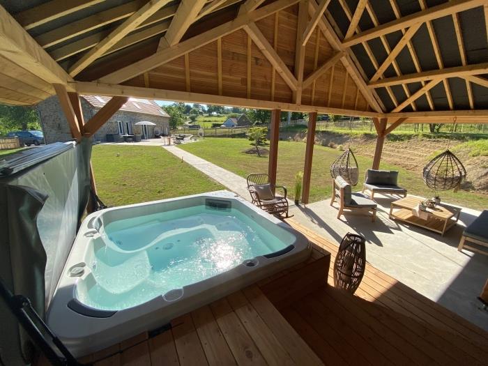 image Roulotte 4 pers : jacuzzi, terrain multisport 10