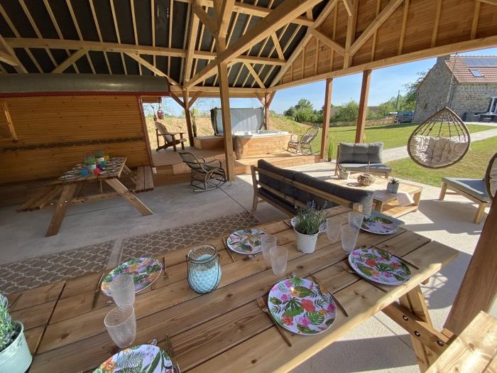 image Roulotte 4 pers : jacuzzi, terrain multisport 24