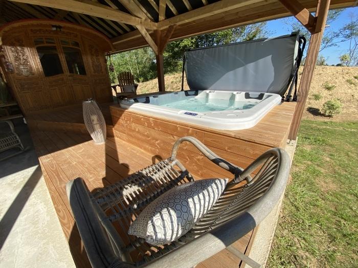 image Roulotte 4 pers : jacuzzi, terrain multisport 28