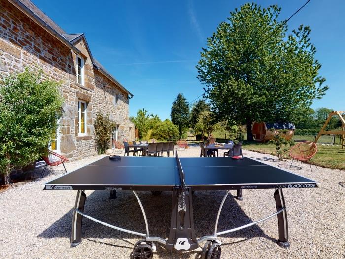image Poignière 17 pers : logement insolite, jacuzzi, 30 min mer 11