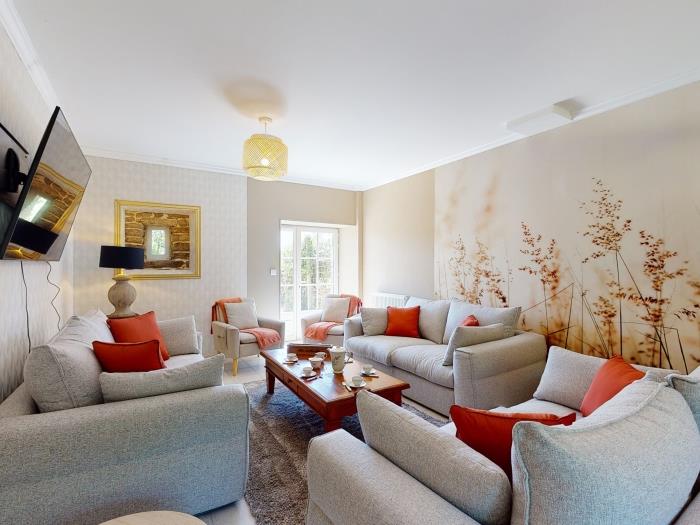 image Poignière 17 pers : logement insolite, jacuzzi, 30 min mer 18