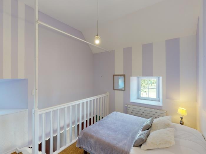 image Poignière 17 pers : logement insolite, jacuzzi, 30 min mer 25