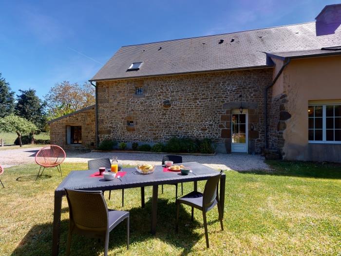 image Poignière 17 pers : logement insolite, jacuzzi, 30 min mer 31
