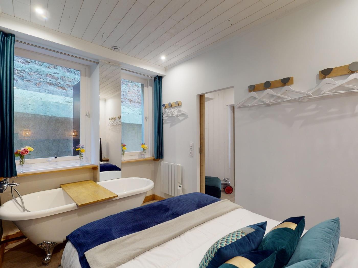 image Villa + Cour Paradis 22 pers 2 Cottage : billiards, 20 min sea 31