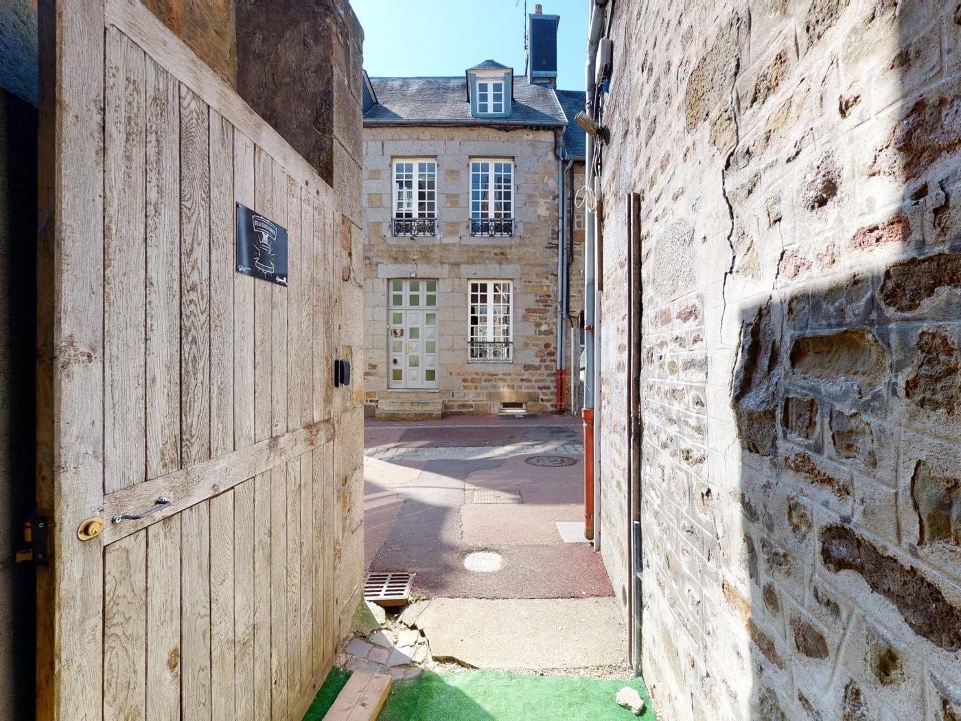 image Villa + Cour Paradis 22 pers 2 Cottage : billiards, 20 min sea 33