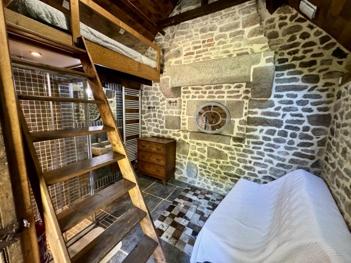 image Moulin du Gast 35 people: unusual housing,jacuzzi sauna billiards 38