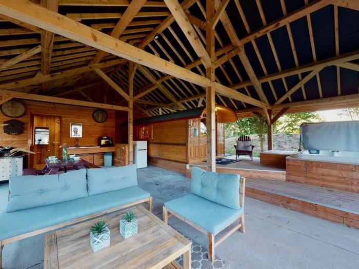 image Chaignonnières Roulotte 19pers 2 Gîtes : jacuzzi 15min mer 4