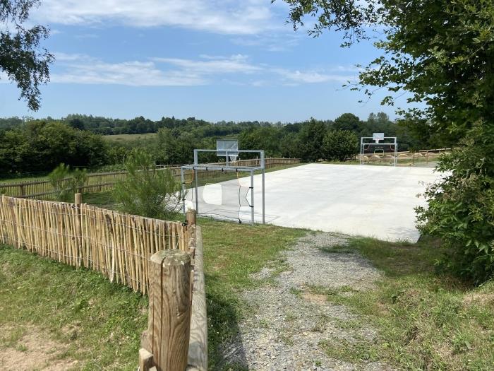 image Chaignonnières Roulotte 19pers 2 Gîtes : jacuzzi 15min mer 6