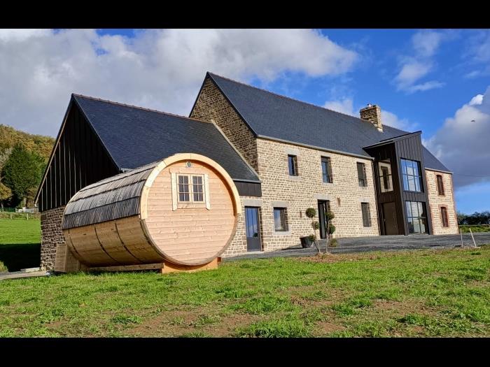 image Maison des Bruyères 25pers : logements insolites, jacuzzi billard 1
