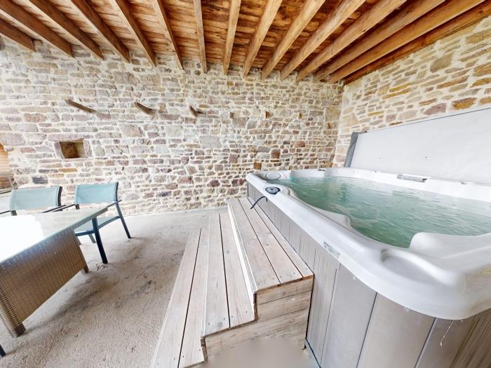 image Maison des Bruyères 25pers : logements insolites, jacuzzi billard 5