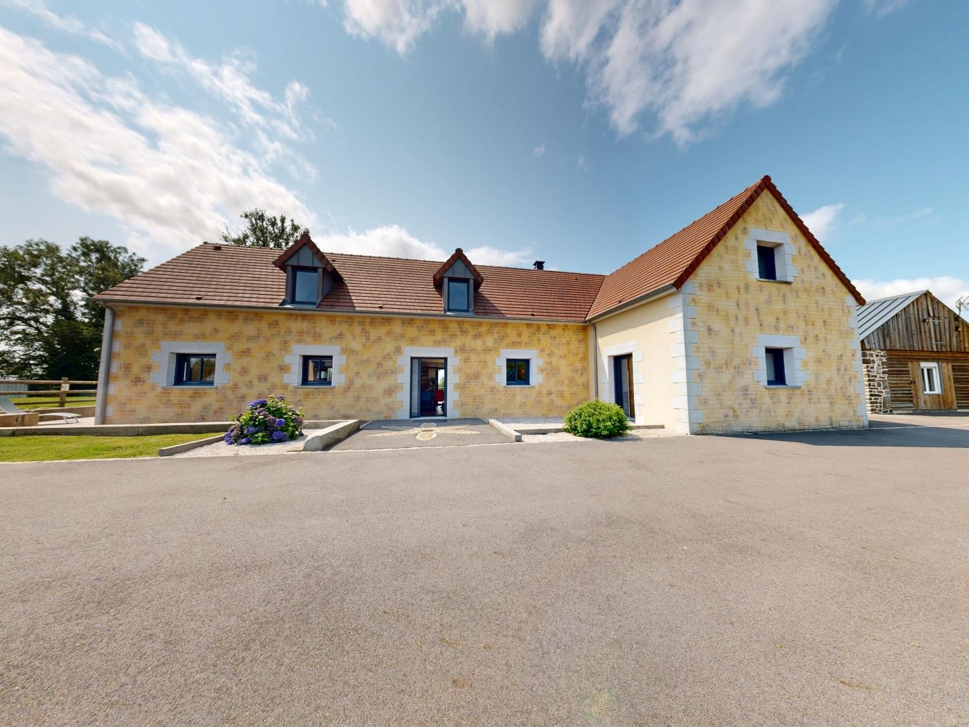 image Concorde Aérogare 25 people 2 Cottage : jacuzzi baby airhockey 10