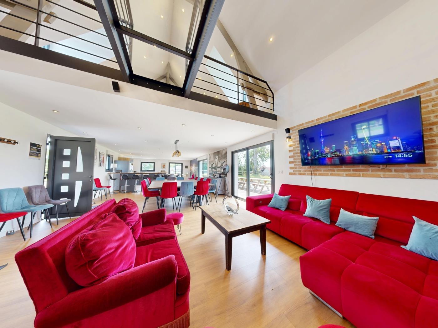 image Concorde Aérogare 25 people 2 Cottage : jacuzzi baby airhockey 11
