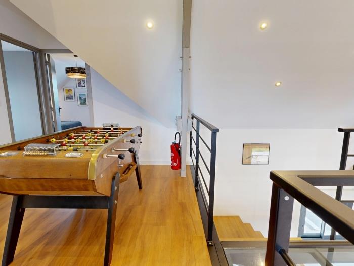 image Concorde Aérogare 25 people 2 Cottage : jacuzzi baby airhockey 17