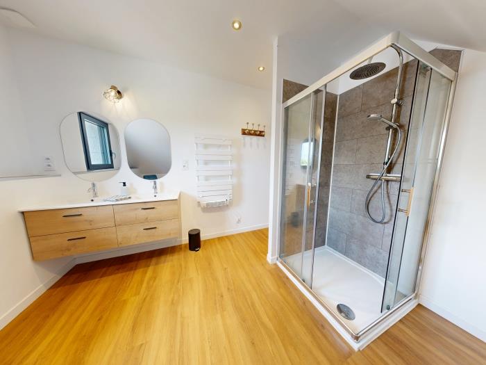 image Concorde Aérogare 25 people 2 Cottage : jacuzzi baby airhockey 29