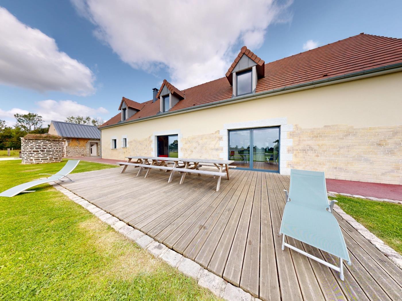 image Concorde Aérogare 25 people 2 Cottage : jacuzzi baby airhockey 30