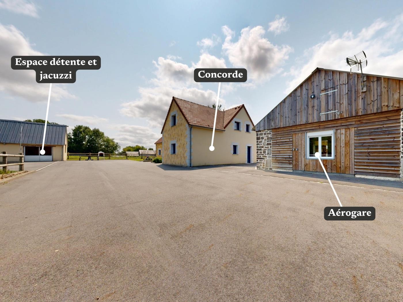 image Concorde Aérogare 25 people 2 Cottage : jacuzzi baby airhockey 33