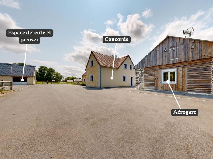 image Concorde Aérogare 25 people 2 Cottage : jacuzzi baby airhockey 33