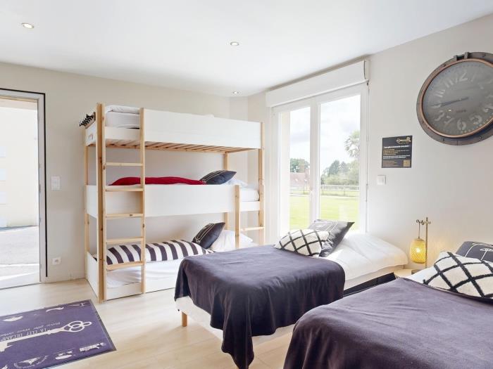 image Concorde Aérogare 25 people 2 Cottage : jacuzzi baby airhockey 35
