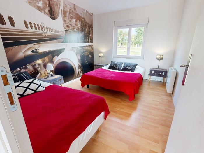 image Concorde Aérogare 25 people 2 Cottage : jacuzzi baby airhockey 37