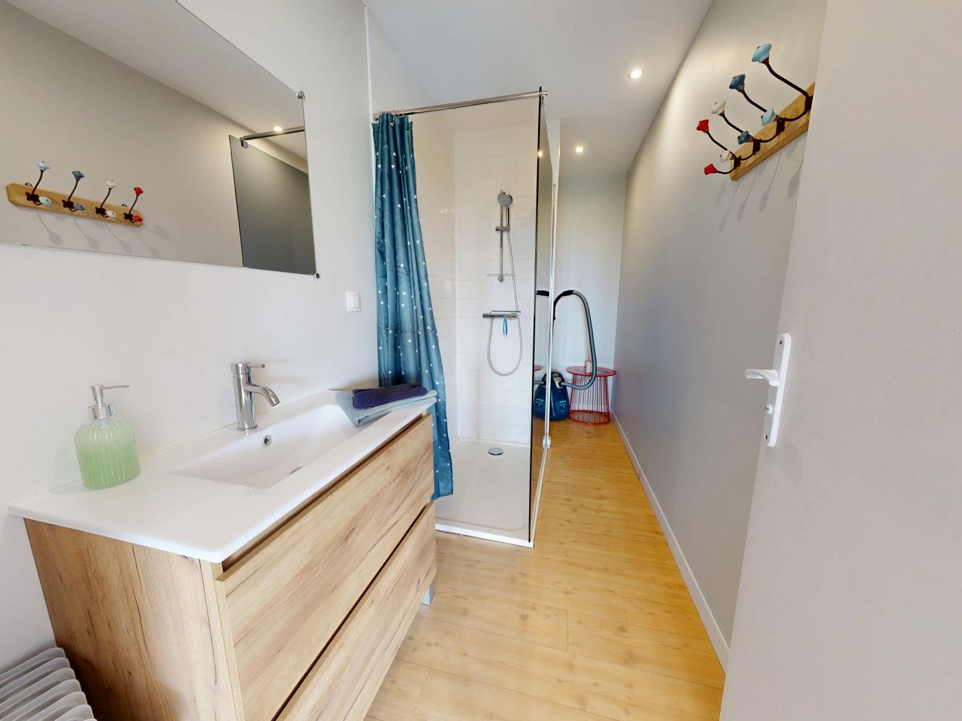 image Concorde Aérogare 25 people 2 Cottage : jacuzzi baby airhockey 38