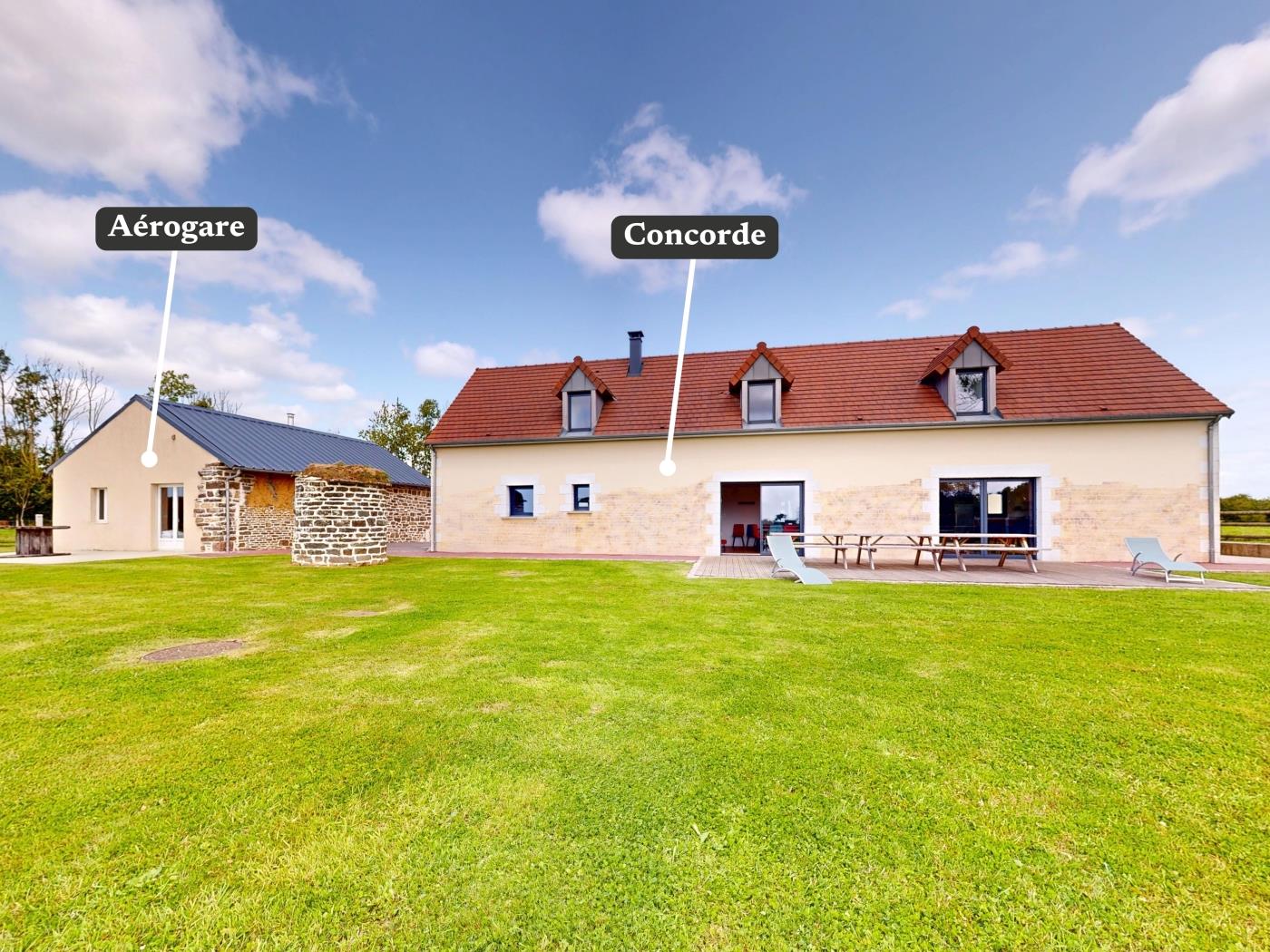 image Concorde Aérogare 25 people 2 Cottage : jacuzzi baby airhockey 4