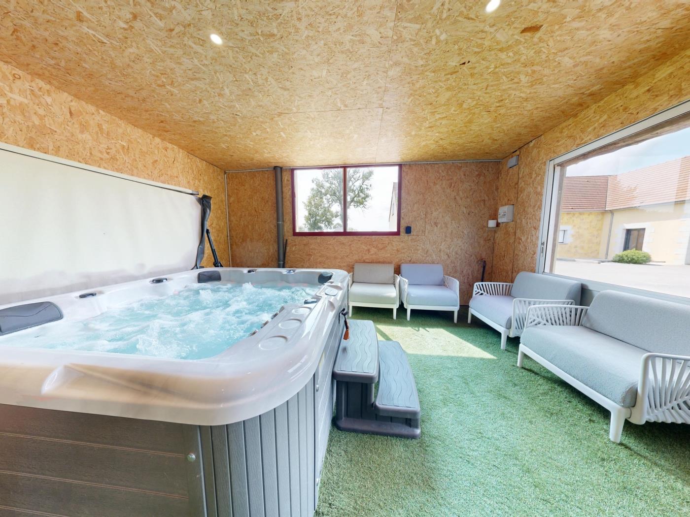 image Concorde Aérogare 25 people 2 Cottage : jacuzzi baby airhockey 6