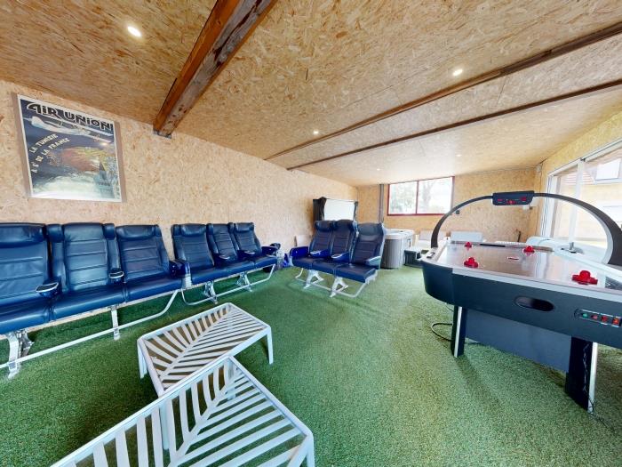image Concorde Aérogare 25 pers 2 Gîtes : jacuzzi, baby airhockey 7