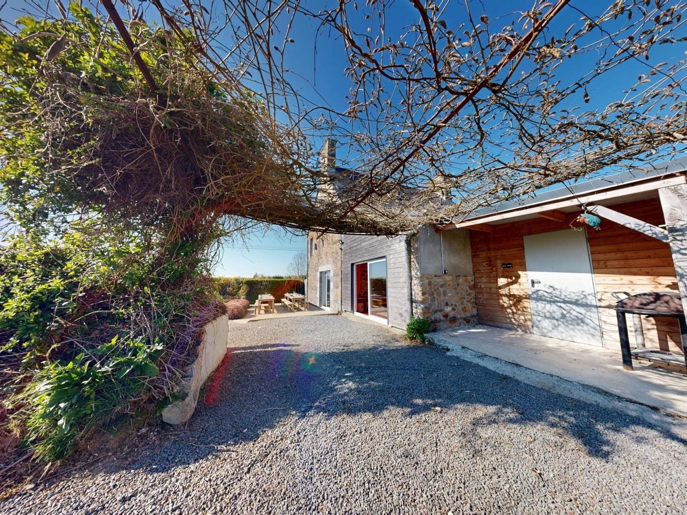 image Auberge St Vincent et Diligence 35pers 2 Gîtes : jacuzzi jeux 35