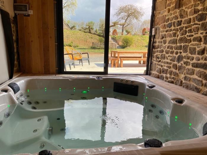 image Auberge St Vincent et Diligence 35pers 2 Gîtes : jacuzzi jeux 3