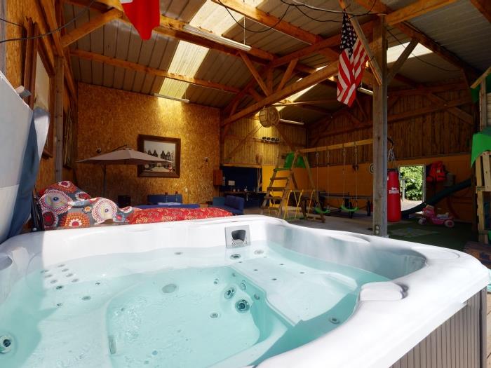 image Cornillières Maisonnettes 35 pers : unusual housing,jacuzzi games 10