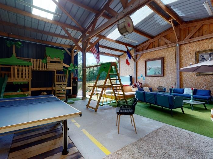 image Cornillières Maisonnettes 35 pers : tonneaux, jacuzzi, jeux 11