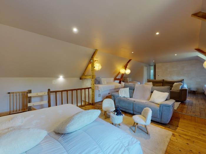 image Cornillières Maisonnettes 35 pers : unusual housing,jacuzzi games 25