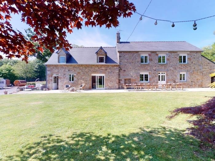 image Cornillières Maisonnettes 35 pers : unusual housing,jacuzzi games 2