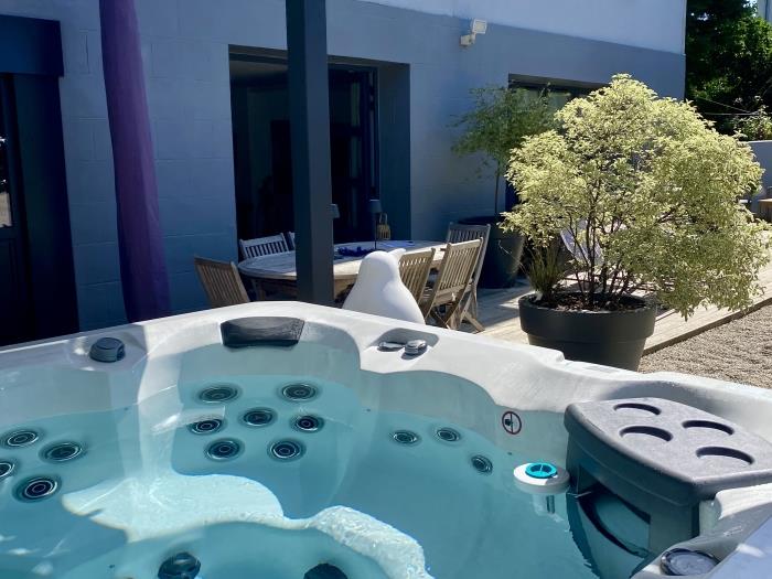 image Donvillaise 15 pers : jacuzzi, 8 min à pied plage 38