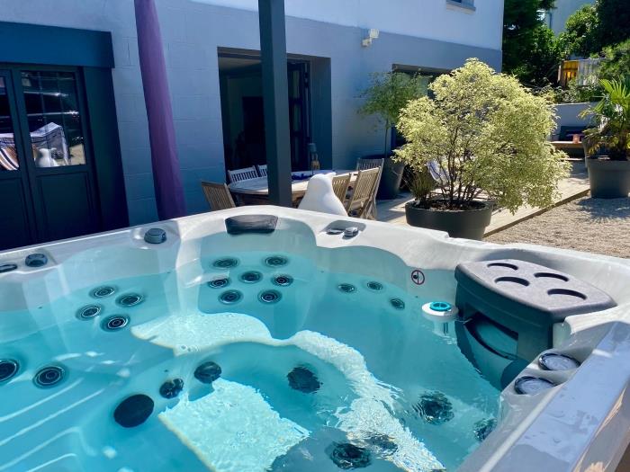 image Donvillaise 15 pers : jacuzzi, 8 min à pied plage 9