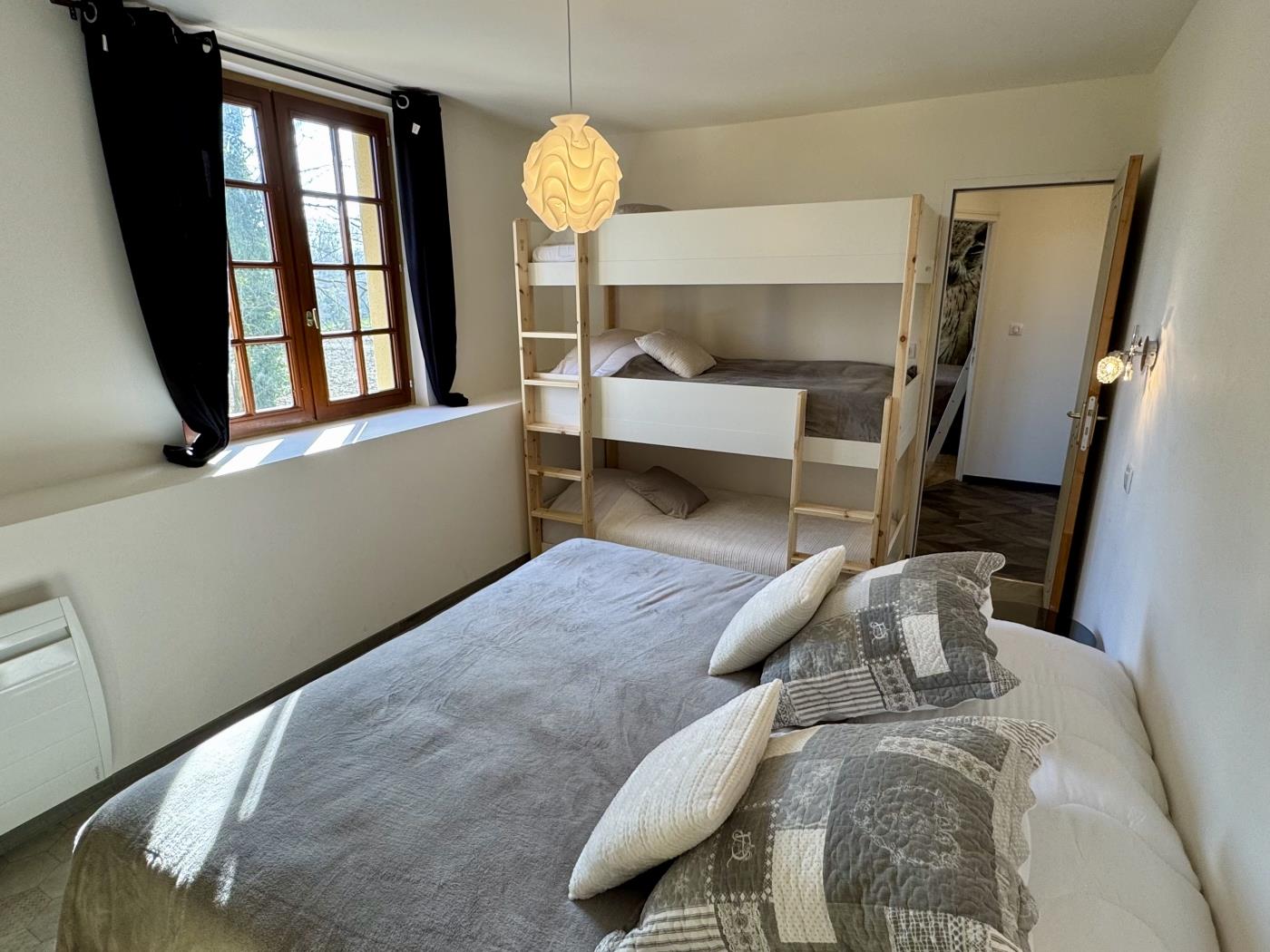 image Chouette et Hibou 30pers 2 Gîtes : jacuzzi billard 25