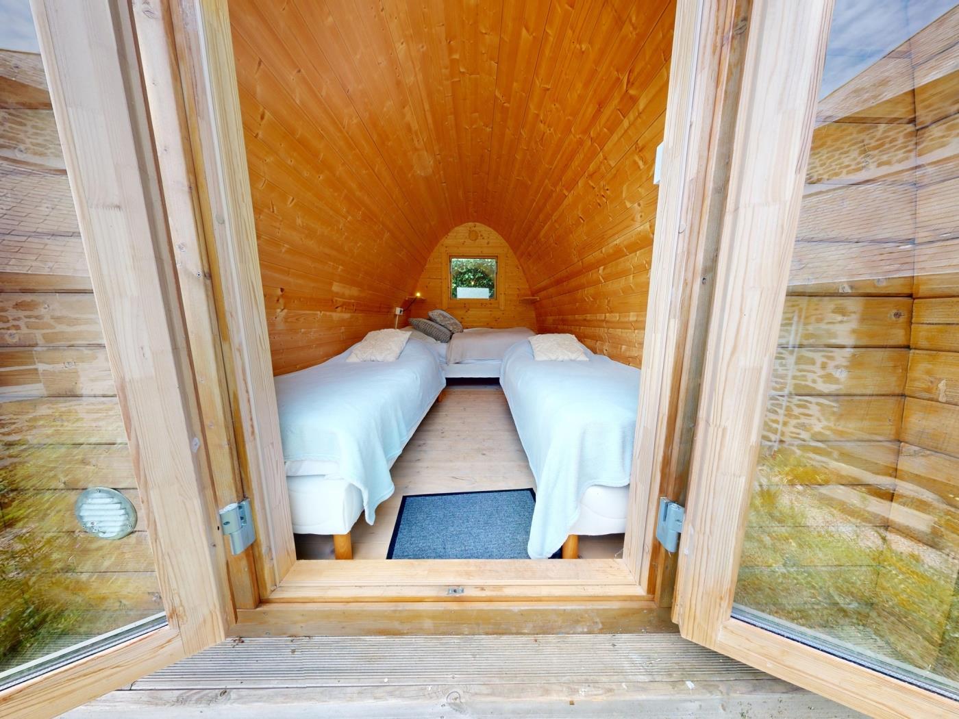 image La Longère 1750 30pers Hambye, piscine grand jardin 44