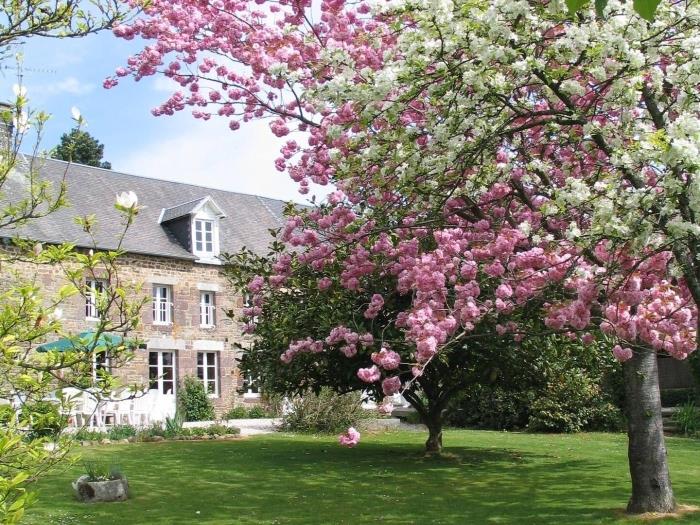 image La Longère 1750 30pers Hambye, piscine grand jardin 8