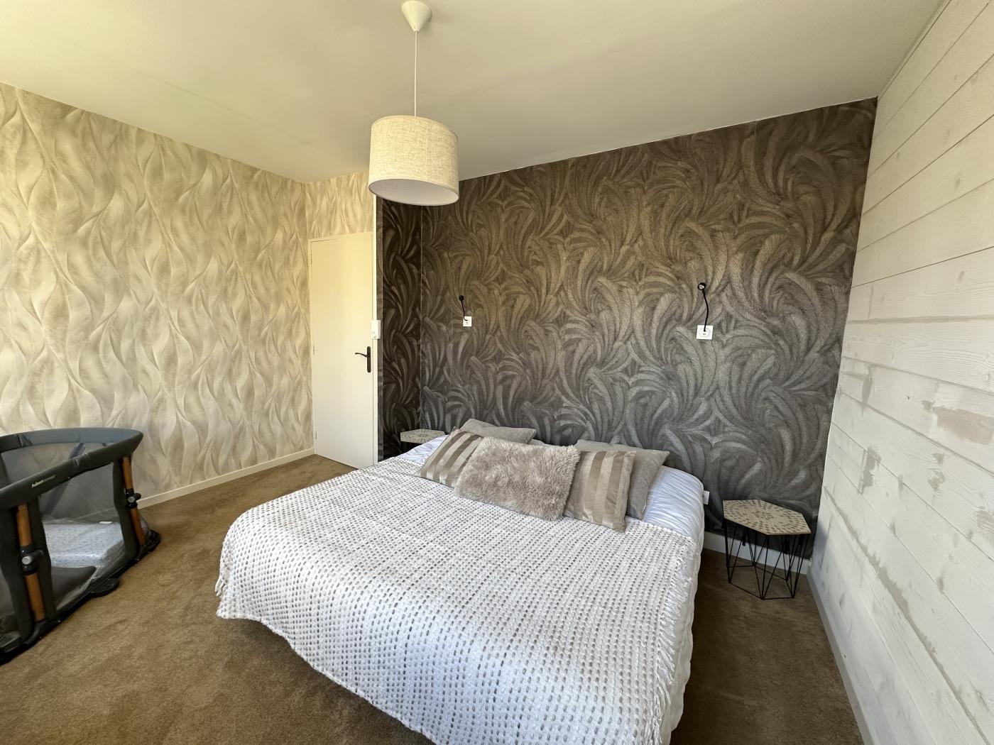 image Villa et Cour Dei 25 pers, 2 maisons de ville à Villedieu-les-Poêles 30