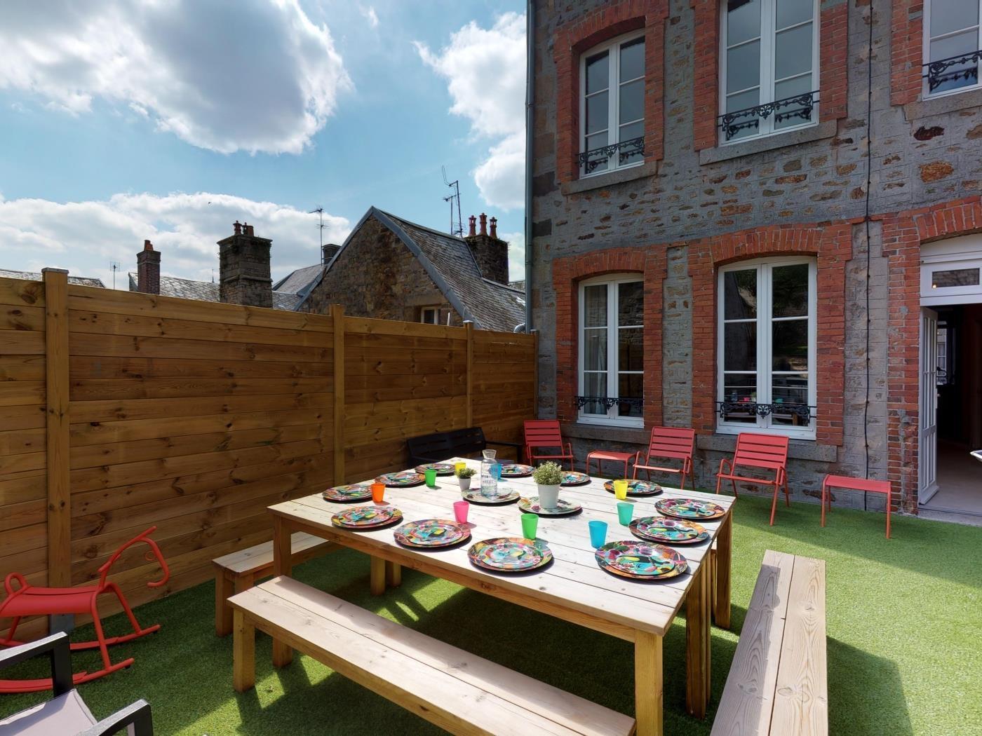 image Villa et Cour Dei 25 pers, 2 maisons de ville à Villedieu-les-Poêles 6